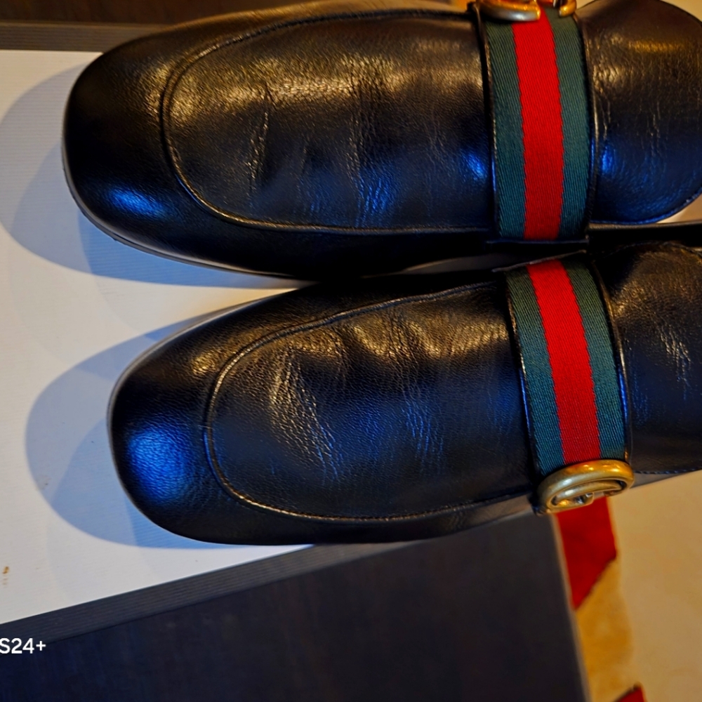 Men's authentic Gucci black shoes
